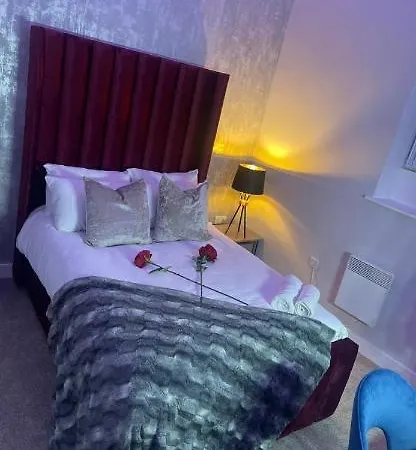 Sapphire Suite By Emerald Apartments