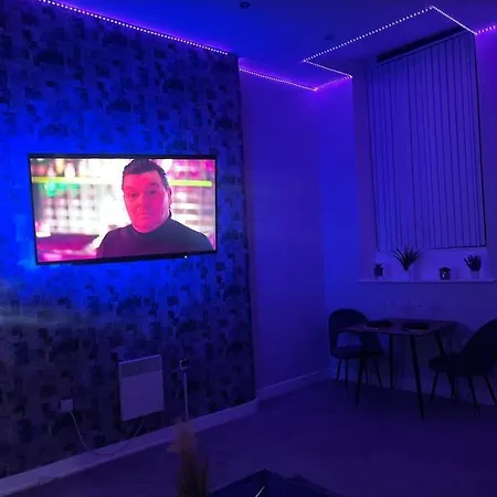Sapphire Suite By Emerald Apartments